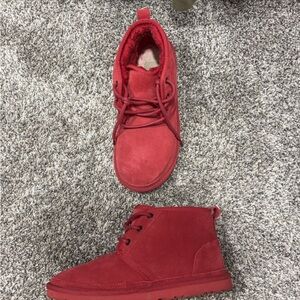 Ugg Red Boots
worn maybe 3 or 4 times. Great condition.